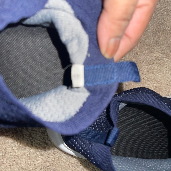 Sneakers - Picture 4 of 6